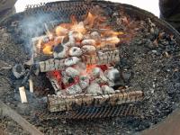 Korvgrillning förbereds.jpg