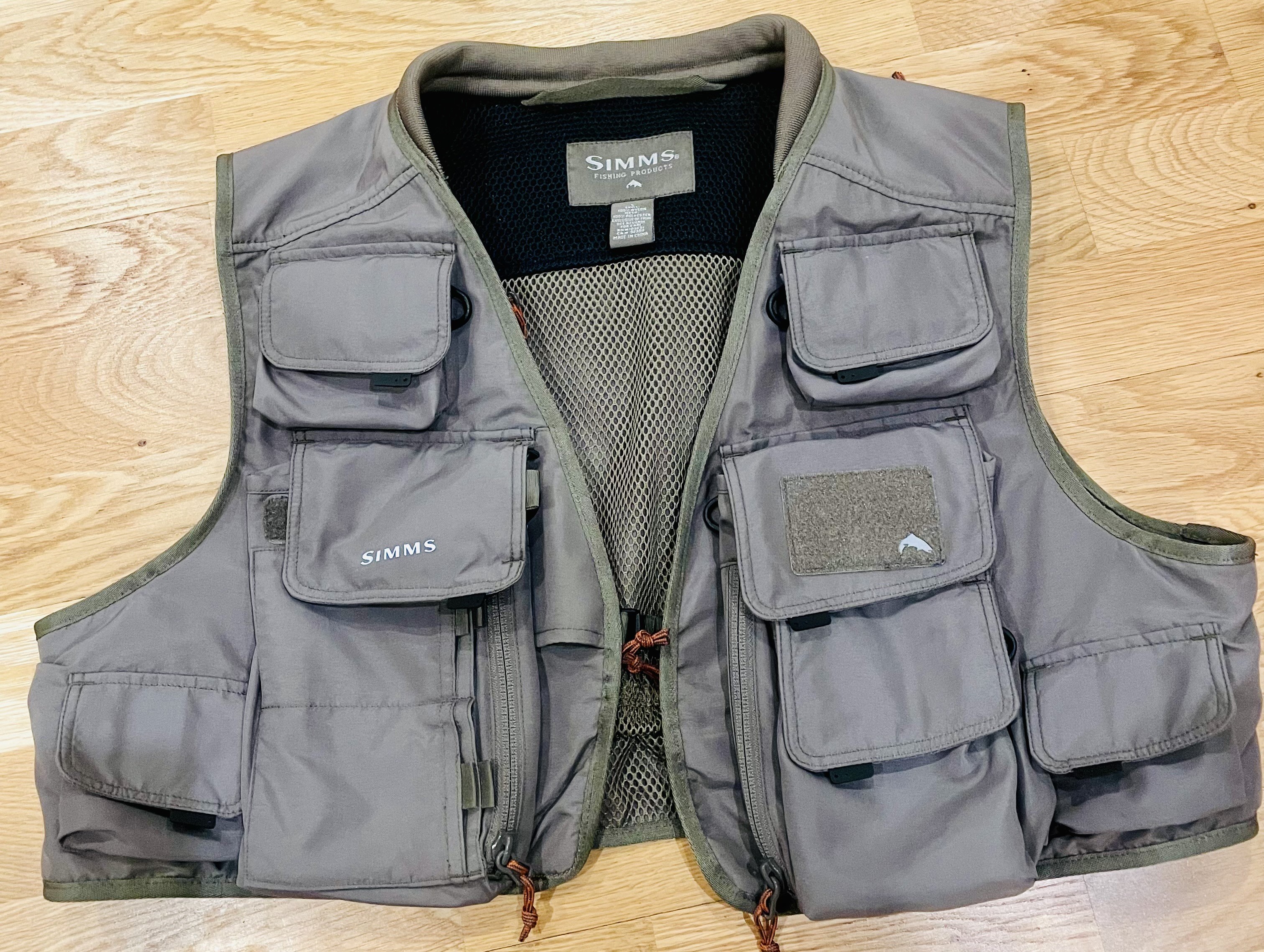 Simms Vertical Väst Large